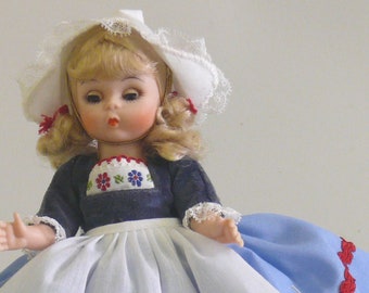 Mdm. Alexnder NETHERLANDS Collectible Doll - Original Box