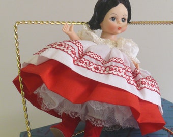 Mdm Alexander RUSSIA Doll - Original Box