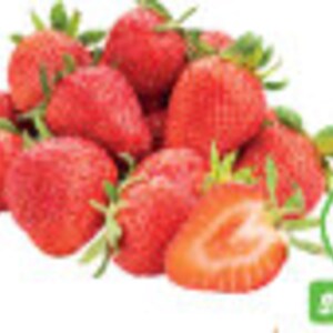 Pode incluir: Um close-up de um monte de morangos vermelhos. Os morangos s&atilde;o frescos e maduros, com folhas verdes ainda presas. O texto "2 POR 10,50 &euro; POUPE 5,40 &euro; 33%" &eacute; vis&iacute;vel no canto inferior direito da imagem.