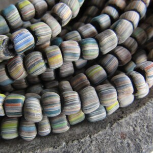 Perline di vetro a righe, piccolo distanziatore tubolare etnico opaco, Java Indonesia New Indo-pacific da 3 a 6 mm (22 pollici strd) 7ab64-3