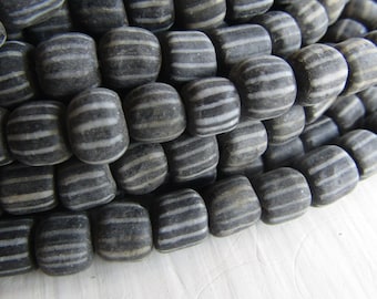 50 indonesian glass seed beads, black and white small spacer beads, barrel tube, New Indo-pacific 5 to 8mm (50 beads) 6ab66-4