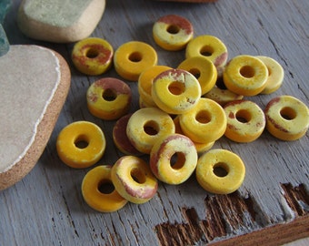 50 rondelle ceramic beads, multi tone yellow  brown, distressed ripped paint effect,  8mm x 2mm, 2.5mm hole (50 beads) 0ayr3-1301