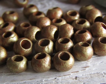 mini round ceramic beads, antiqued gold ,   5mm dia , with 2mm hole ( 30 beads ) 22ay-ggsm-1403