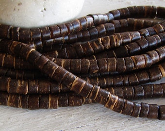Bruine kokoskralen, kleine rondelle heishi-schijfjes, natuurlijk 2 mm tot 5 mm x 5 mm diameter (20 inch streng) 20ab42