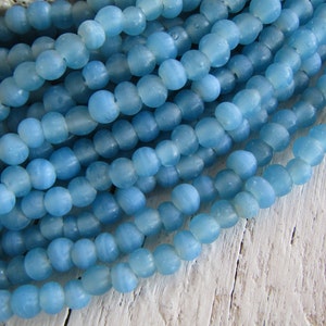 mini blue  lampwork glass bead, irregular round , java  Indonesian 4mm to 5.5mm dia  ( 20 inches strand ) 23ab28-3