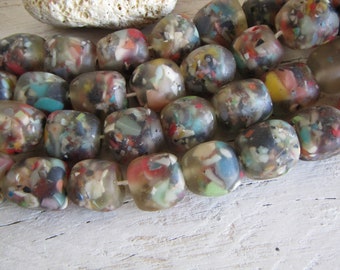 Resin Beads, Confetti Resin nugget oval clear multicolored speckled indonesia 15.5 to 17.5 mm dia  (10 beads ) 23ab52