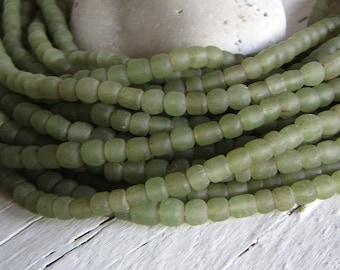 Green glass seed bead,  transparent, barrel tube spacer, Java indonesia 4 to 6mm diameter, New indo-pacific (22 inche) 23ab2-3