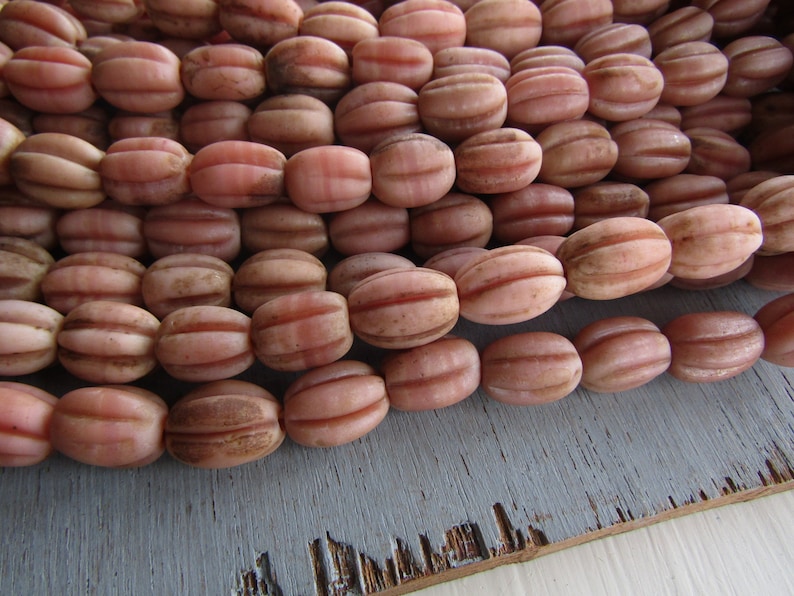 8ab1-3 rustic gritty aged look indonesian 12-15mm x 15-18mm 6 beads melon oval wavy pink lampwork glass beads brown wash