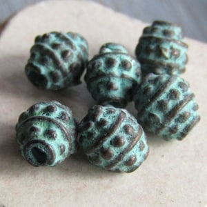 Small oval Metal beads, mini spacer ornate oval, bali style, casting, green patina finish on antiqued copper 5.5 x 5mm (choose qty) 6by4057