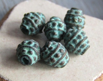 Piccole perline ovali di metallo, mini distanziatore ovale ornato, stile bali, fusione, finitura patinata verde su rame anticato 5,5 x 5 mm (scegliere quantità) 6by4057