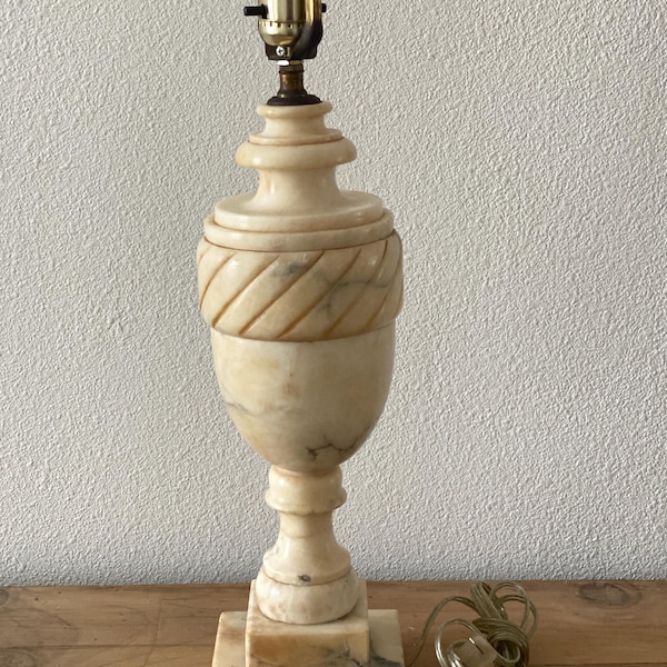 Lampe de table vintage en forme d'urne, Italie