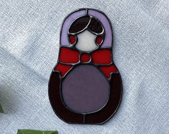 Matryoshka Nesting Doll - Red Bow Brunette