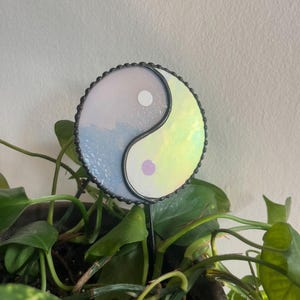 Stained Glass Yin Yang Plant Stake - Pale Translucent Pink & White