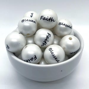 Mezcla de cuentas de chicle Blessed & Faith de 20 mm, cuentas acrílicas gruesas blancas mate impresas