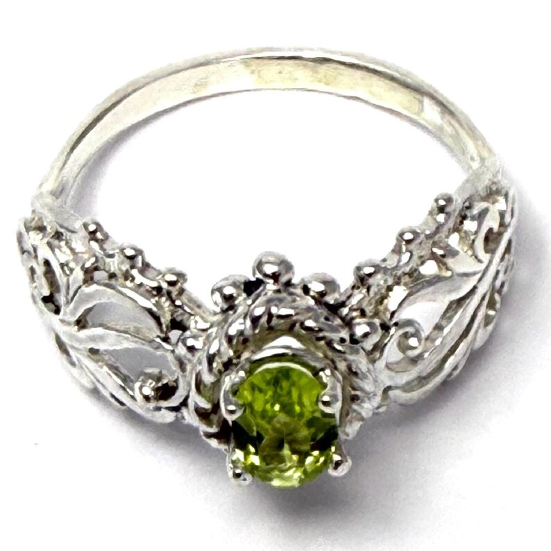 Handmade Sterling Silver Peridot Filigree Ring