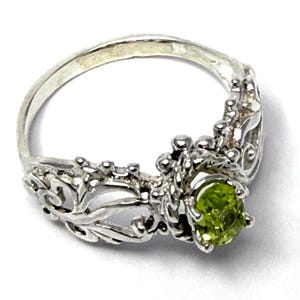 Handmade Sterling Silver Peridot Filigree Ring