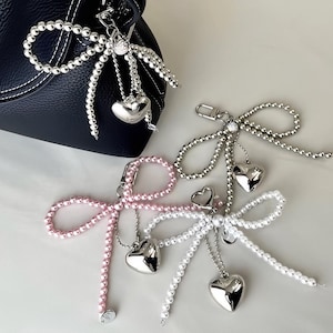 Zarte Bow Pearl Herz Keychain | Niedliche Perlen Taschenanhänger | koreanische Mode Schlüsselanhänger für Taschen & Handys | Handmade Geschenk Accessoire