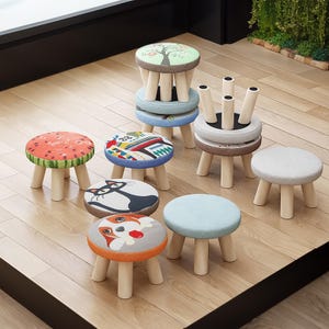 Silla pequeña para niños con taburete de madera de dibujos animados - Otomana redonda antideslizante para sala de estar, guardería y habitación de niños - Bonita silla moderna con reposapiés