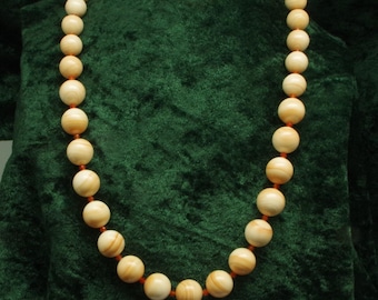 Cameo Shell  & Carnelian Necklace, (incl. matching earrings)