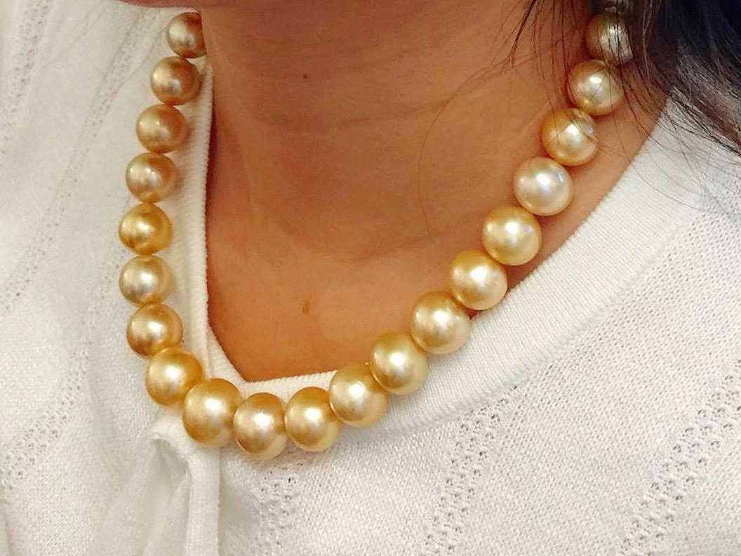 Collana in oro bianco e perle | Czerny's