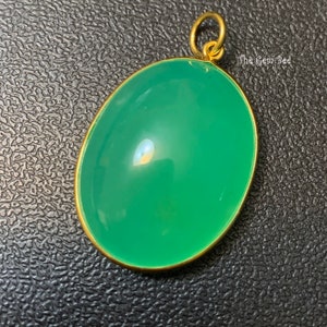 49.5CT 18K Solid Yellow Gold Old Stock Australian Chrysoprase Oval Bezel Charm Pendant with Jump Ring Loop