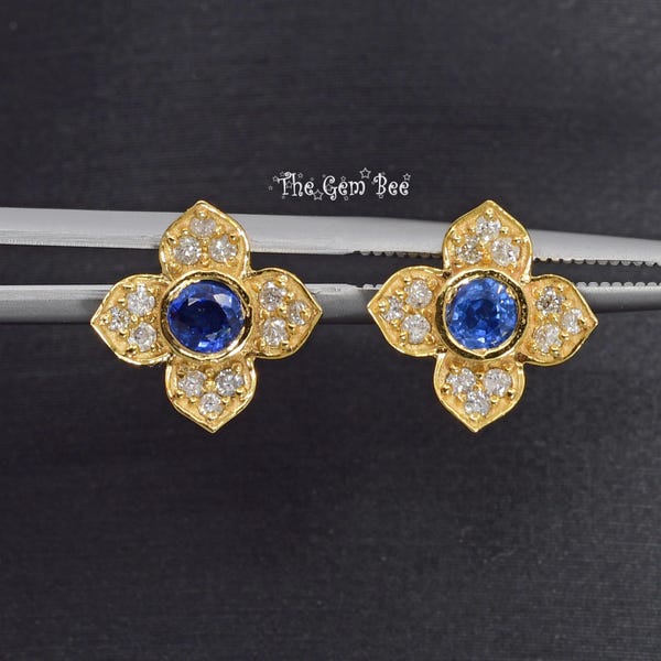 Pendientes de botón con forma de trébol de cuatro hojas y zafiro azul natural de oro amarillo macizo de 14 k de 10 mm