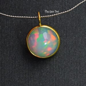 9.8mm 18K Solid Yellow Gold Natural Harlequin Crystal Opal RARE Round Bezel Charm Pendant