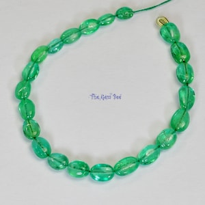 Feine natürliche kolumbianische EMERALD glatte ovale Nuggets Perlen 4-Zoll-Strang