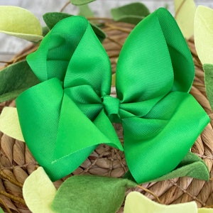 Kelly Green Hair Bow, 8 Inch Hair Bow, Hair Bow, Bow, Back to School Hair Bow, Cheer Hair Bow, Kelly Green Bow, Green Hair Bow, Green Bow