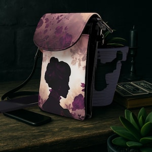 Silueta de mujer victoriana con rosas moradas y rojas oscuras. Cartera, funda para teléfono, regalo para el Día de la Madre, soporte para celular, diseño floral gótico.