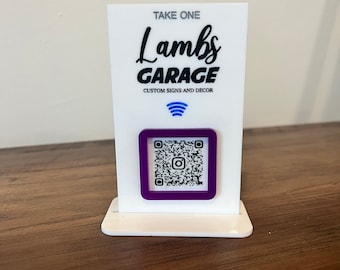 Aangepast acryl bedrijfsbord met QR-code, NFC-tag en kaarthouder