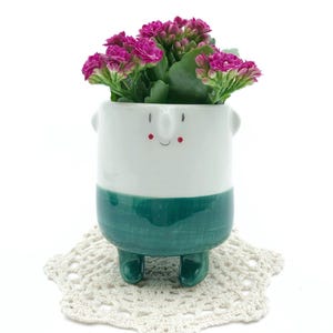 Greeny – Cheerful Ceramic Pot Character – Handmade & Unique – Ideal for Cactus, Succulents, Flowers – Perfect Gift for Plant Lovers