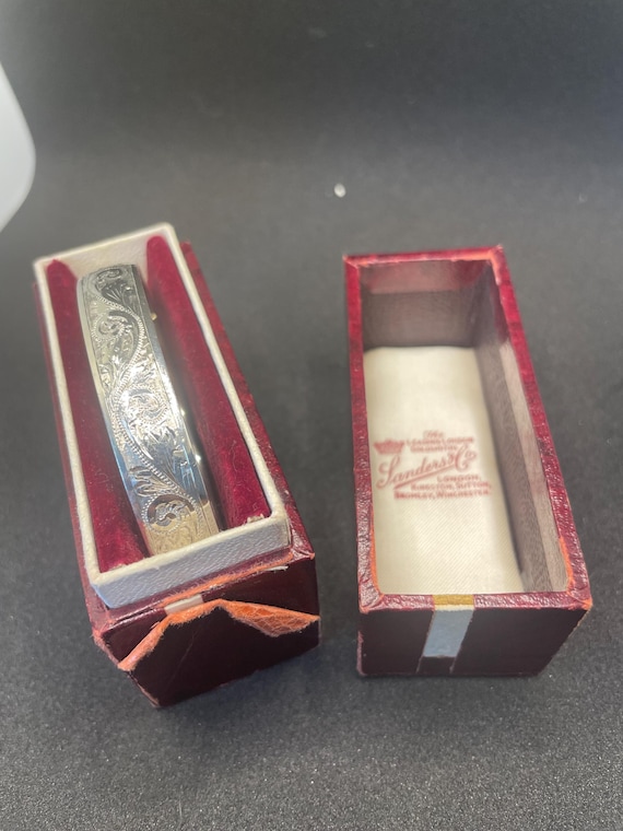 Vintage Boxed Hallmarked Solid Silver Bangle. Eng… - image 2