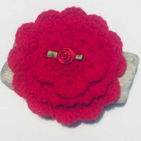 Stone paperweight Crochet flower ornament, Floral shelf sitter Maximalist home decor, Red Rose wedding gift, Cottagecore textile art.