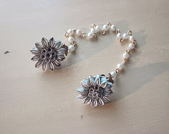 VINTAGE SWEATER KETTE Weiße Blumen Faux Perlenkette