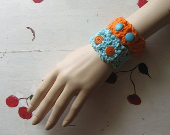 BLUE CUFF BRACELET Crochet