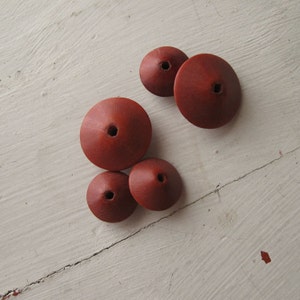 BEADS RED SAUCER Vintage image 2