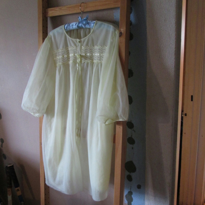 VINTAGE YELLOW PEIGNOIR Robe image 4