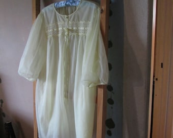 VINTAGE YELLOW PEIGNOIR Robe