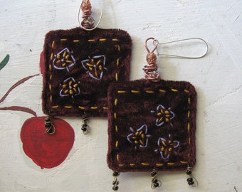 EMBROIDERED VELVET EARRINGS