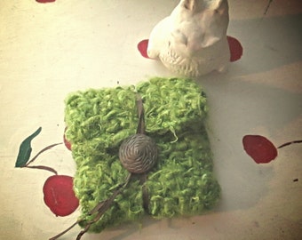 CROCHET WALLET GREEN