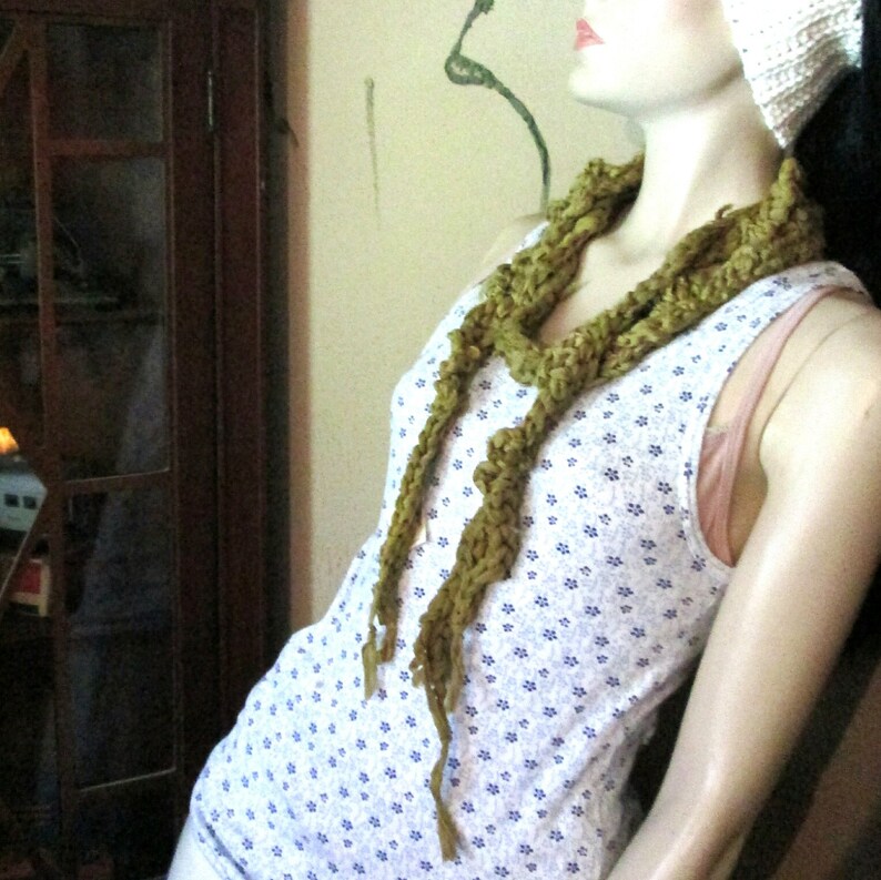 CROCHET SKINNY SCARF image 5