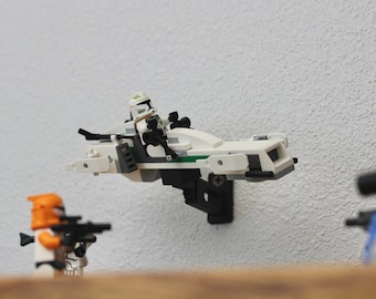 Uniwersalny stojak ścienny do mniejszych zestawów LEGO lub modeli – dodaj swojej kolekcji dynamiczny akcent – wyświetlaj w zakresie 360 stopni