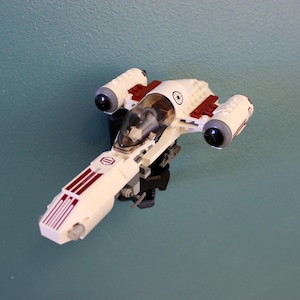 Wall Display for LEGO Star Wars Freeco Speeder 8085 - Adjustable Mount for Your LEGO Set