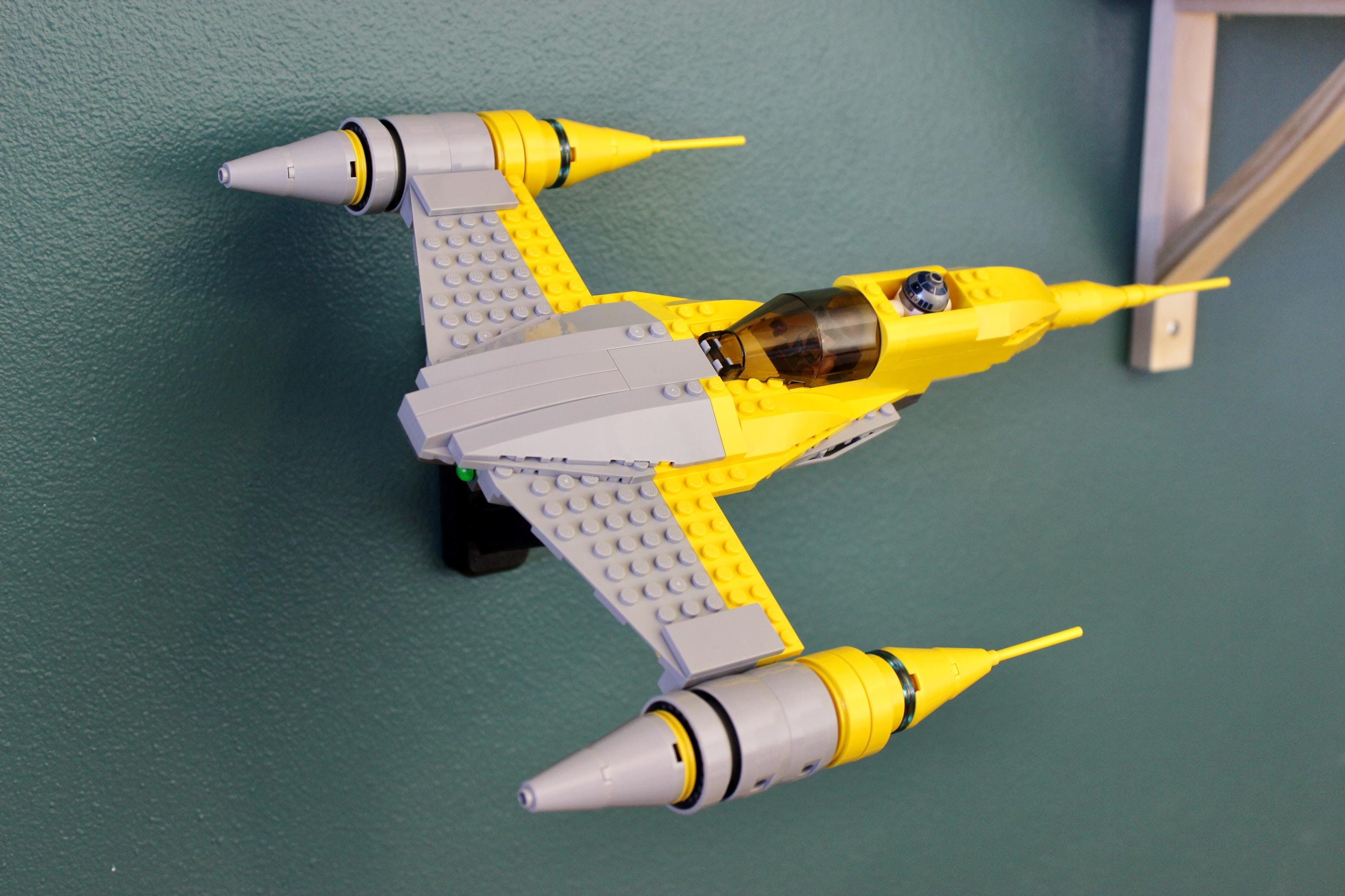 Wall Display for LEGO Star Wars Naboo Starfighter 75092