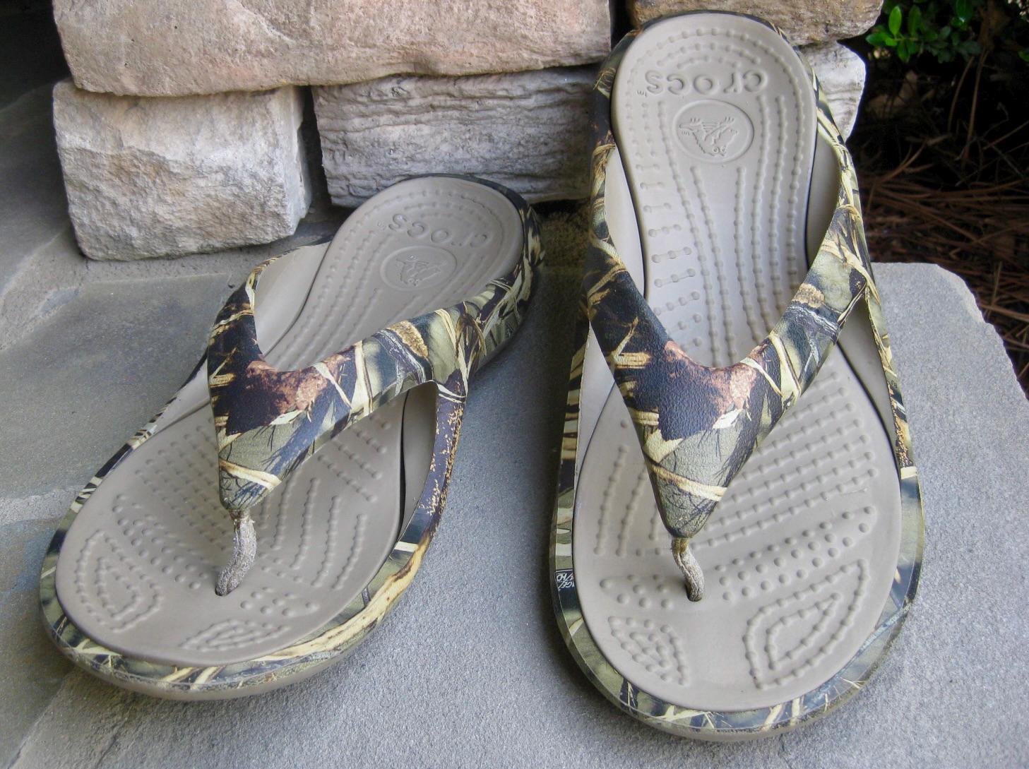 Size 8M CROCS Men's 'Swiftwater' Thong Sandals ~ RealTree Camo ~ No Longer Available At Retail Settings ~ Barely Worn Condition!