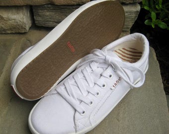 Size 6.5B TAOS Women's 'Star' Canvas Sneakers ~ Ivory ~ New Without Box!