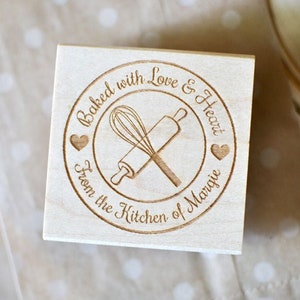 Aus der Küche von Stempel, runder Kreis Stempel, mit Liebe gebackener Stempel, individueller Stempel, personalisierter Stempel, Geschenk für Bäcker, individueller Backstempel