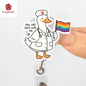 Bobine d'insigne d'infirmière drôle Goose - Porte-carte d'identité rétractable « Klaxonnez en cas d'urgence » - Joli cadeau pour infirmière autorisée, médecin, ambulancier, agent de santé