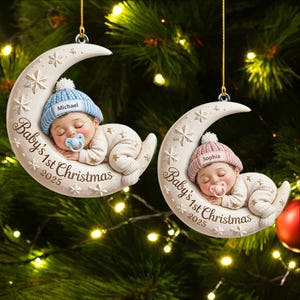 Enfeite de Natal personalizado para o primeiro bebê, presente personalizado para recém-nascido, lembrança de acrílico em forma de lua plana 2D personalizada, decoração de Natal exclusiva